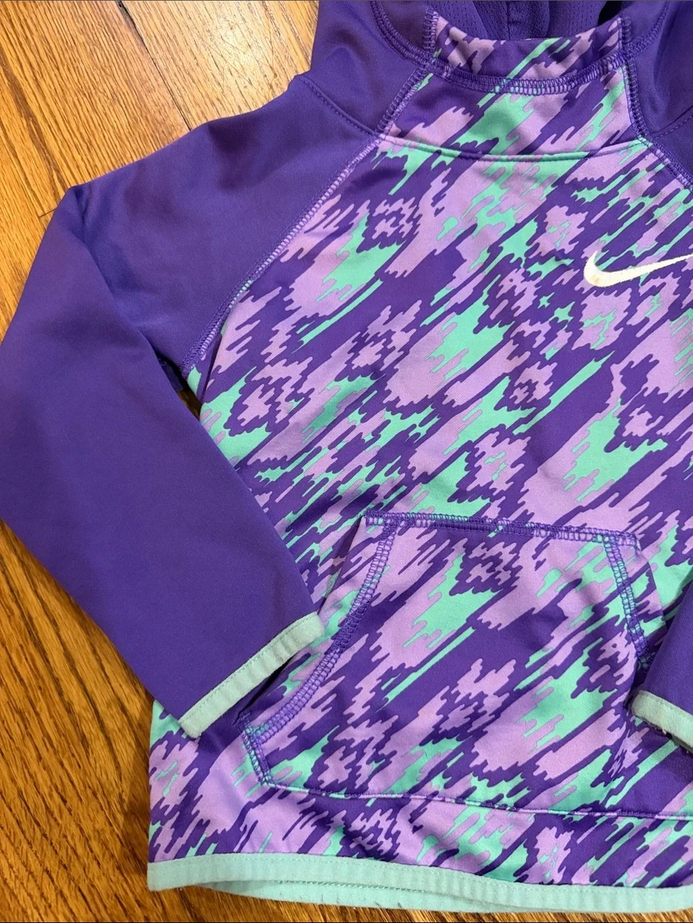 Girl’s Nike Dri-Fit Hoodie/Sweatshirt. Size 3T. Good Used Condition.